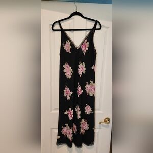 Oscar de la Renta Black Night Gown With Robe with Pink Floral Design